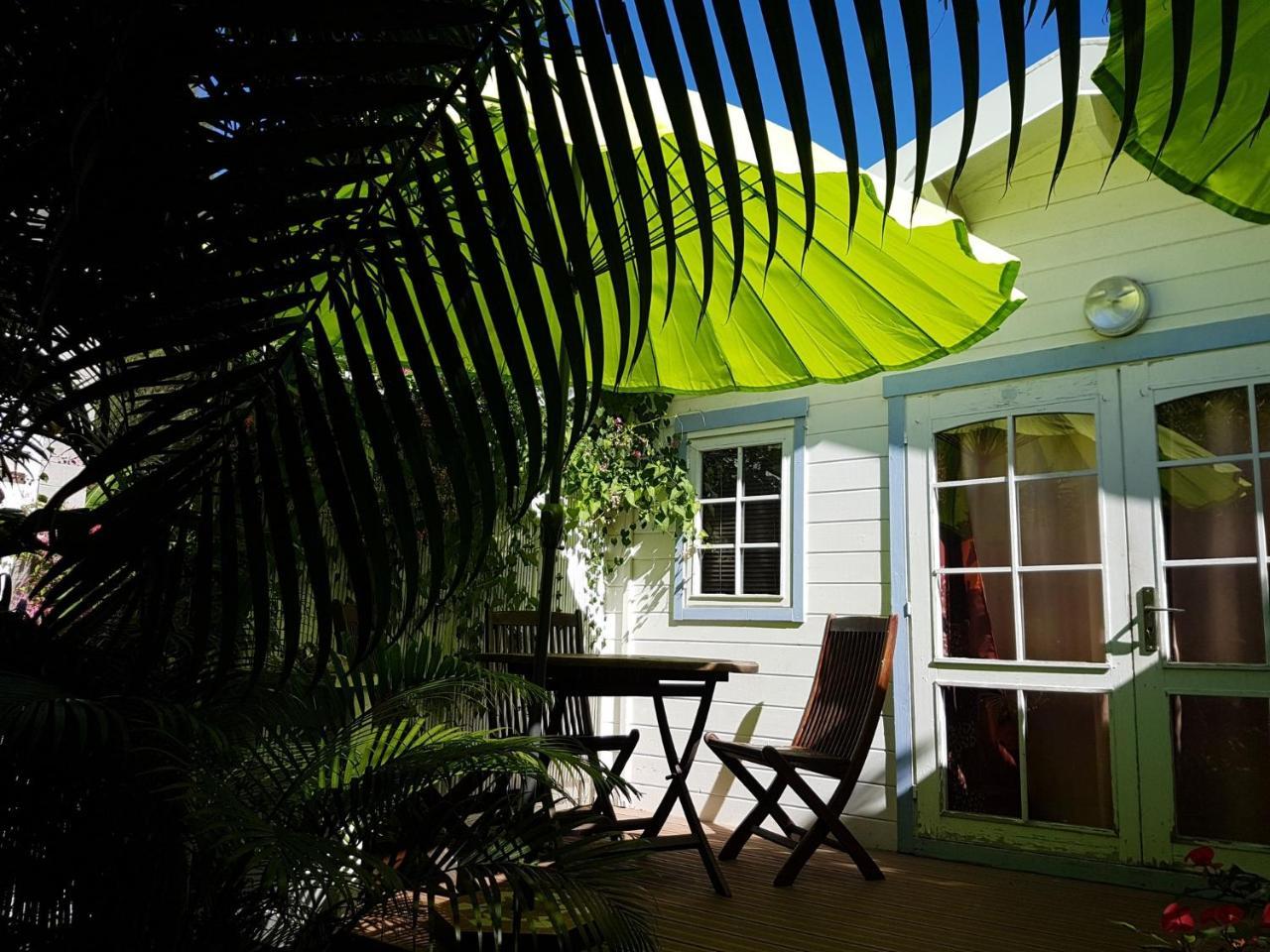 Bungalow Meuble Pres Du Lagon Ла-Салин-ле-Бен Экстерьер фото